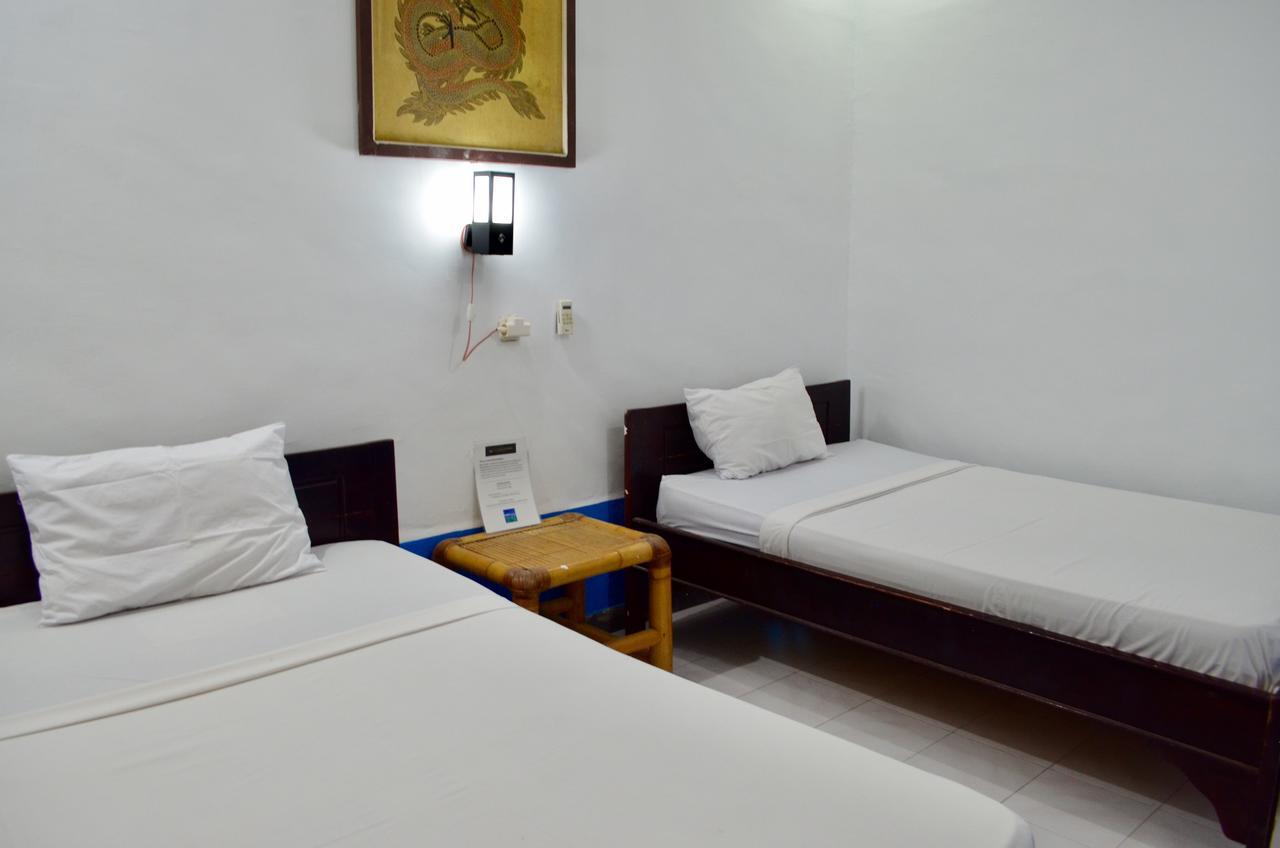 Blue Whale Guesthouse Gili Trawangan Exterior photo